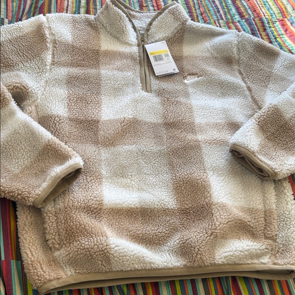 Nike Men's Zip-Up Sweater in Beige and Cream size small new tags, 100% polyester - Picture 2 of 13